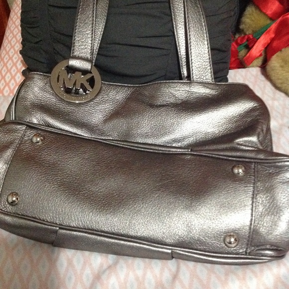 Authentic Michael Kors - Picture 2 of 4